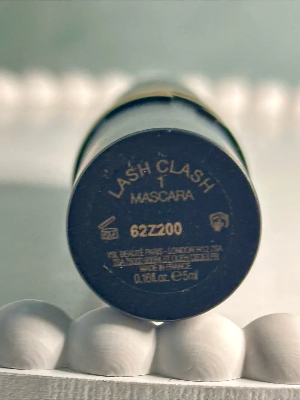 Yves Saint Laurent Lash Clash Extreme Volume Mascara — Black .16oz/ 5ml